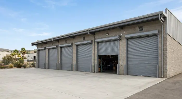 Commercial roll-up overhead door repair Escondido CA – 24/7 Premium Doors and Gates
